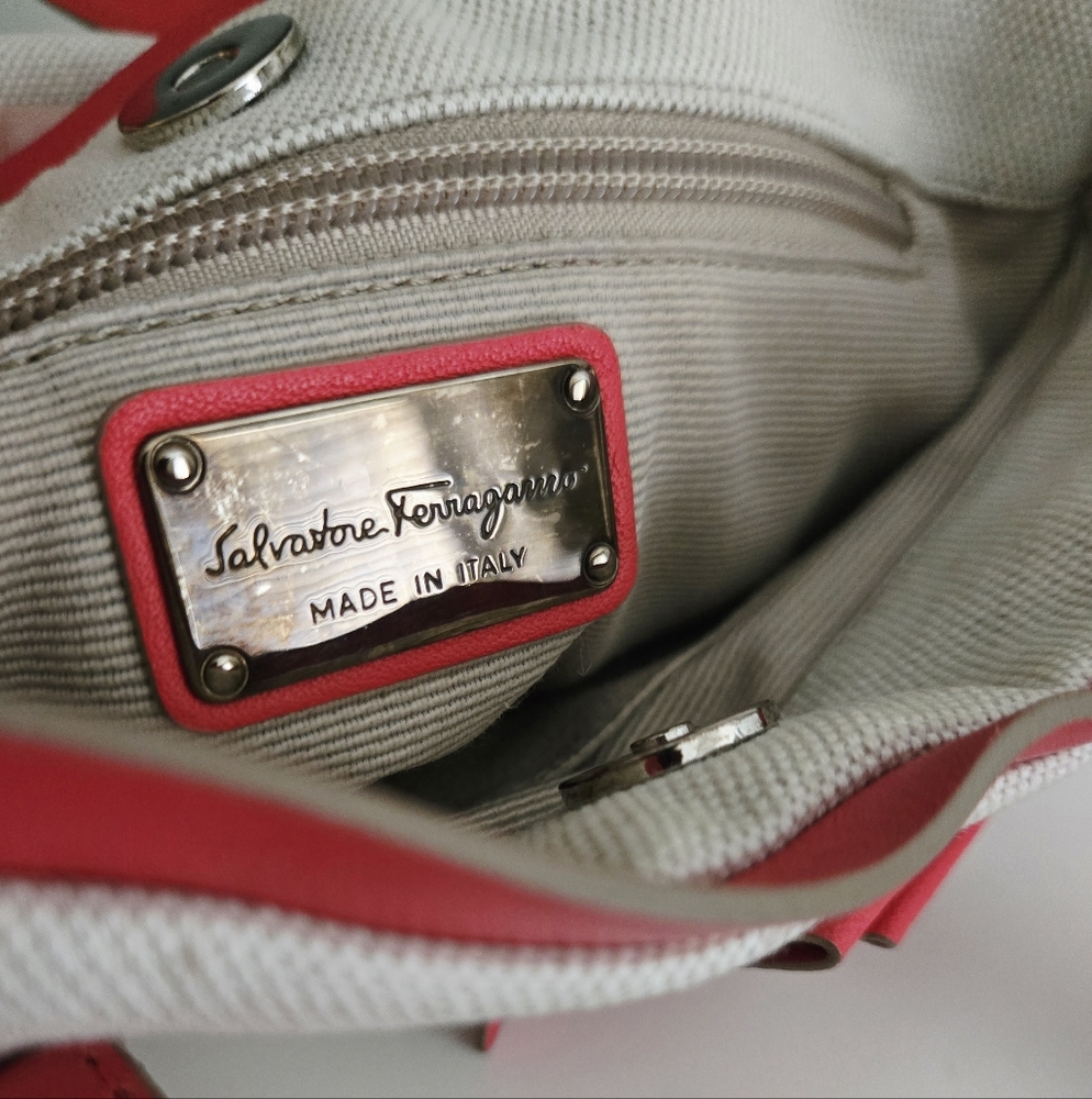 Authentic SALVATORE FERRAGAMO Vara Ribbon Red‎  Canvas Tote Shoulder Bag - Picture 13 of 15